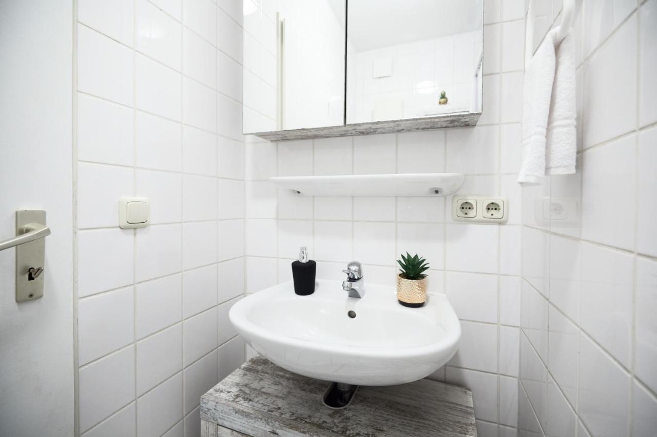 Stilvolles Ruhiges Studio - Parkplatz, Wifi, Tv Em-Apartments Deutschland Bielefeld Exterior foto
